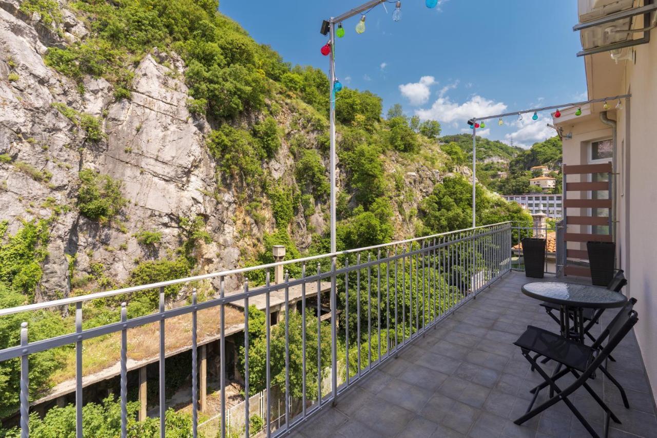 Stunning Apartment In Quiet Street Near Center With Free Parking 4 Floor Рієка Екстер'єр фото