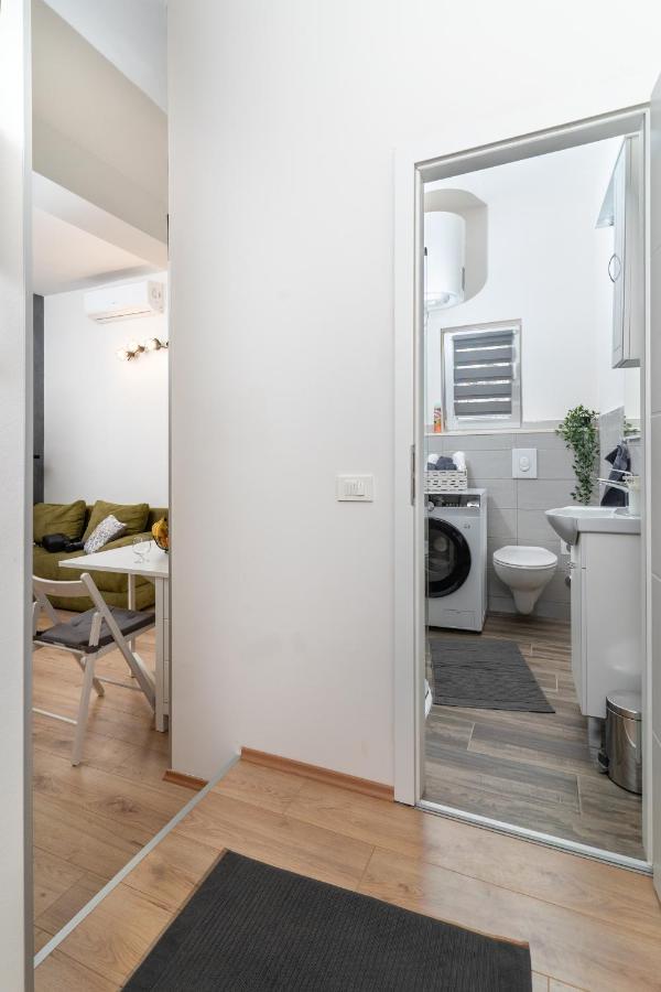 Stunning Apartment In Quiet Street Near Center With Free Parking 4 Floor Рієка Екстер'єр фото